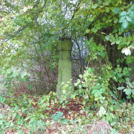 Kříž západně od Lštění