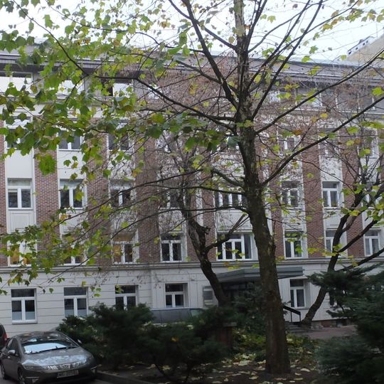 Oficyna na Nowogrodzkiej 56a w Warszawie