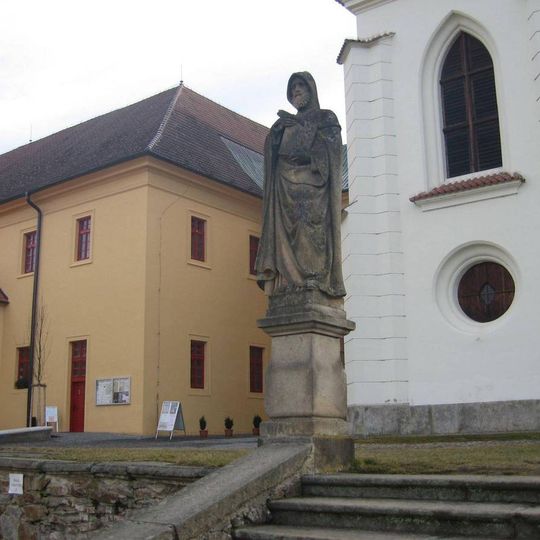 Socha svatého Metoděje u schodiště do kostela Narození Panny Marie v Želivi
