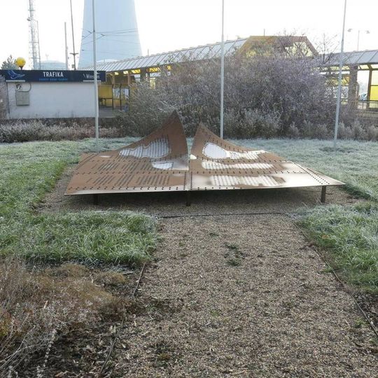 Památník obětí výstavby a bombardování chemičky v Záluží