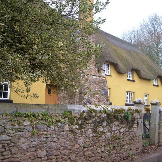 Gulliford Farmhouse, Including Front Garden Area Wall