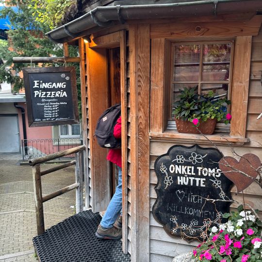 Onkel Tom's Pizzeria und Weinlokal