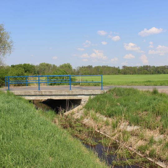 Most silnice III/24421 přes Tišický potok u Tišic