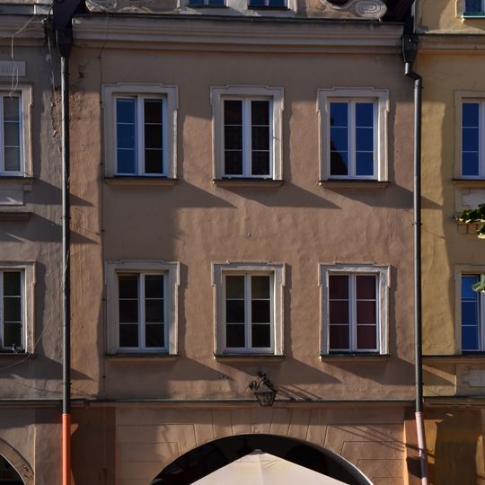 3 Ratuszowy Square in Jelenia Góra