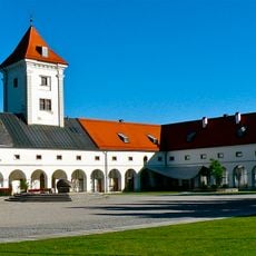 Ehemaliges Augustinerchorherrenkloster, Schultrakt des Klosters