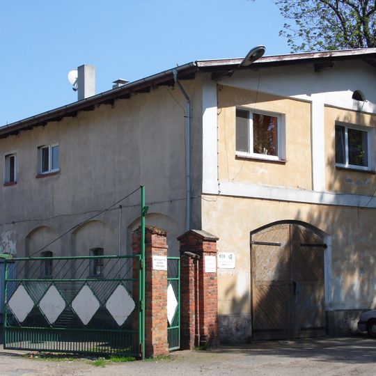 Stajnia, ob. garaże