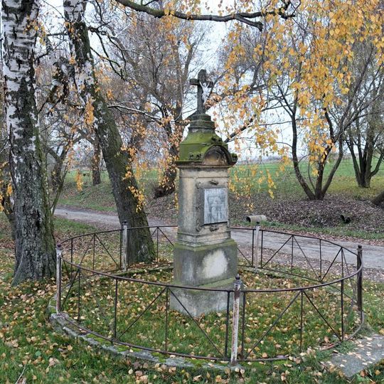 Kříž na rozcestí u domu 114 v Horním Slivně