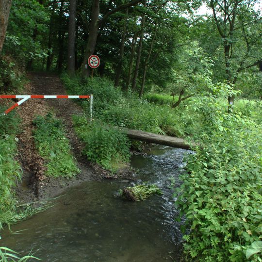 Lávka přes Černý potok v Unhošti pod ulicí K Údolí