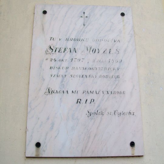 Kostol sv. Kríža, tabuľa pamätná