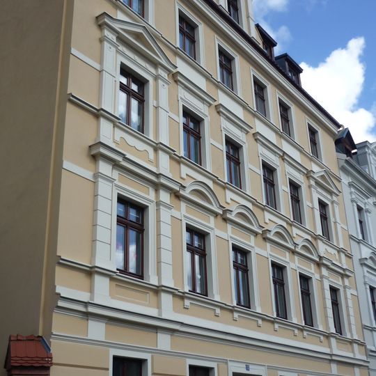 Mietshaus in geschlossener Bebauung Lunitz 13