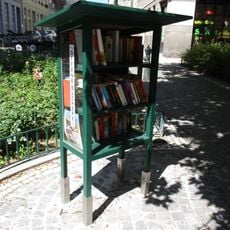 Public bookcase Wien