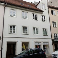 Wohn- und Geschäftshaus