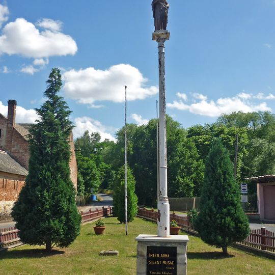 Sloup na návsi v Nehasicích