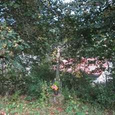 Kříž jižně od Drahoňova Újezdu