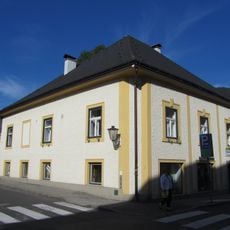Ehem. Salzburgisches Urbaramtshaus samt Bruchsteinmauer