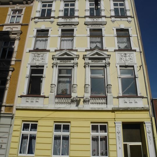 Pestalozzistraße 5